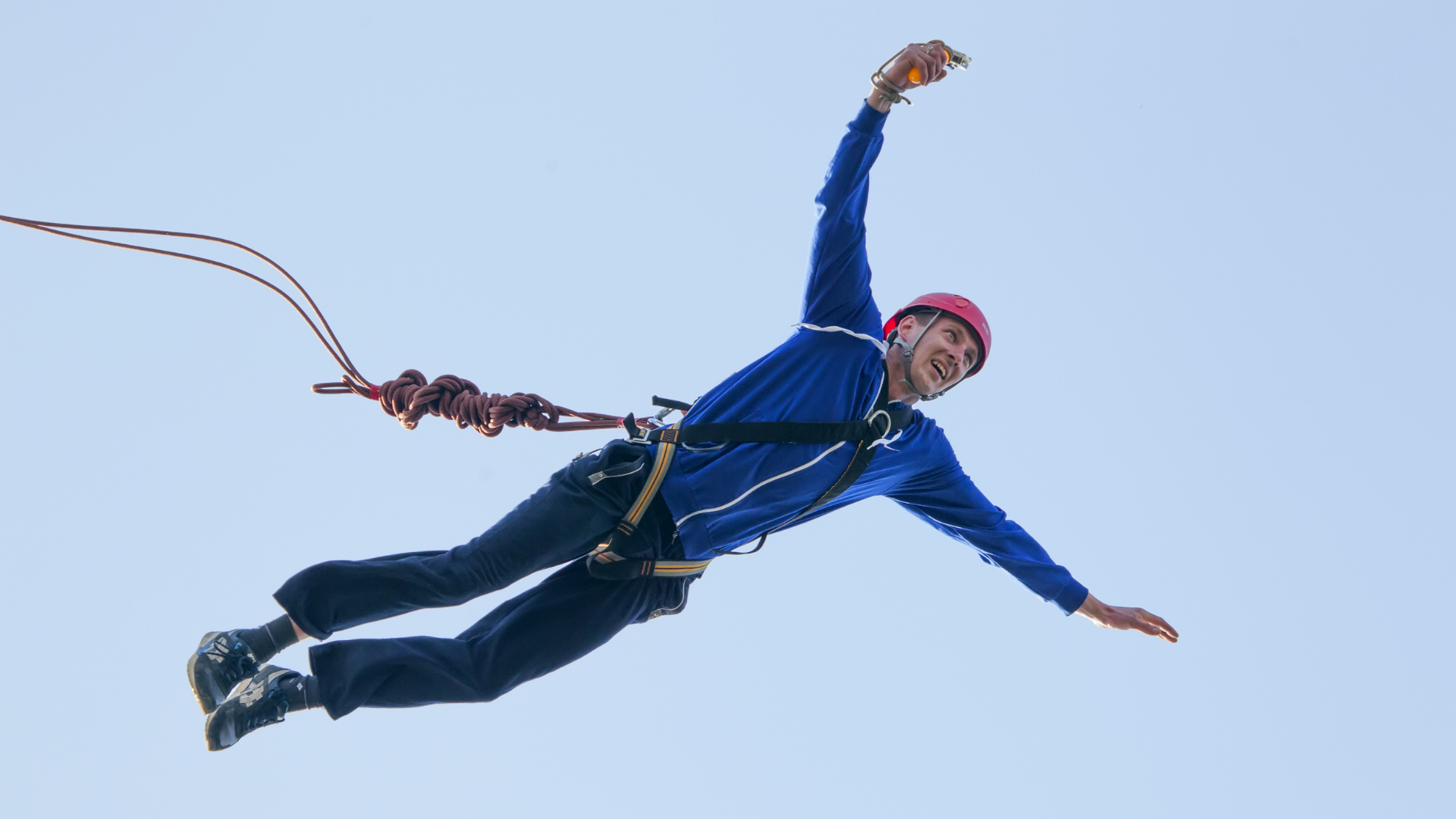 bungee-jumps-for-lennox-children-s-cancer-fund